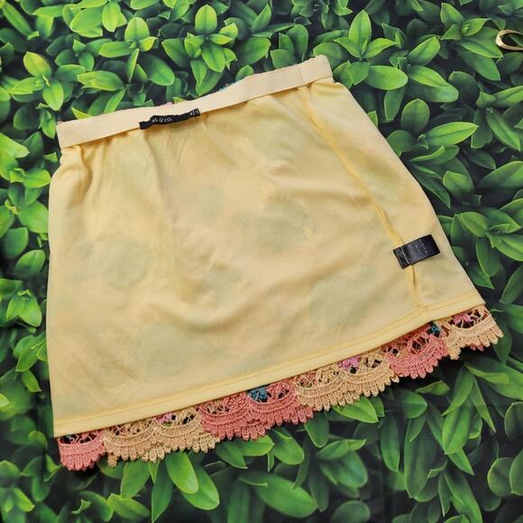 Ark & Co Pastel Crochet 2 piece Skirt & Crop Top size Medium - Picture 10 of 15